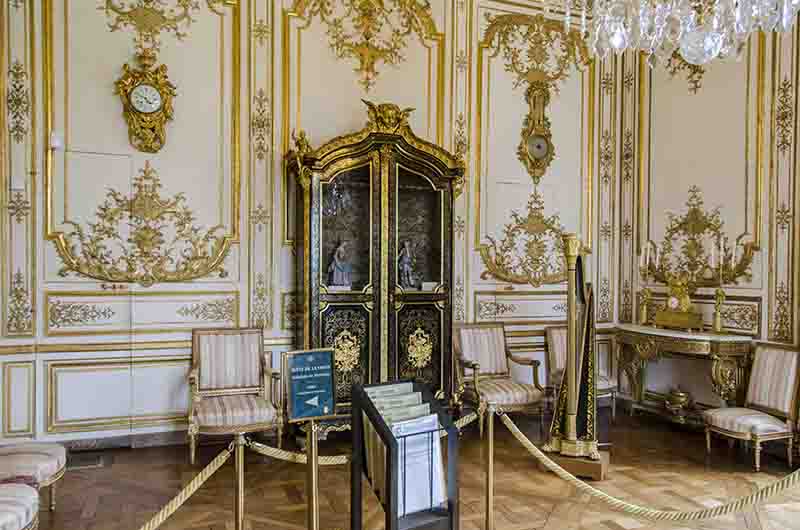 Francia - Chantilly 21 - castillo de Chantilly - Salón de Música.jpg